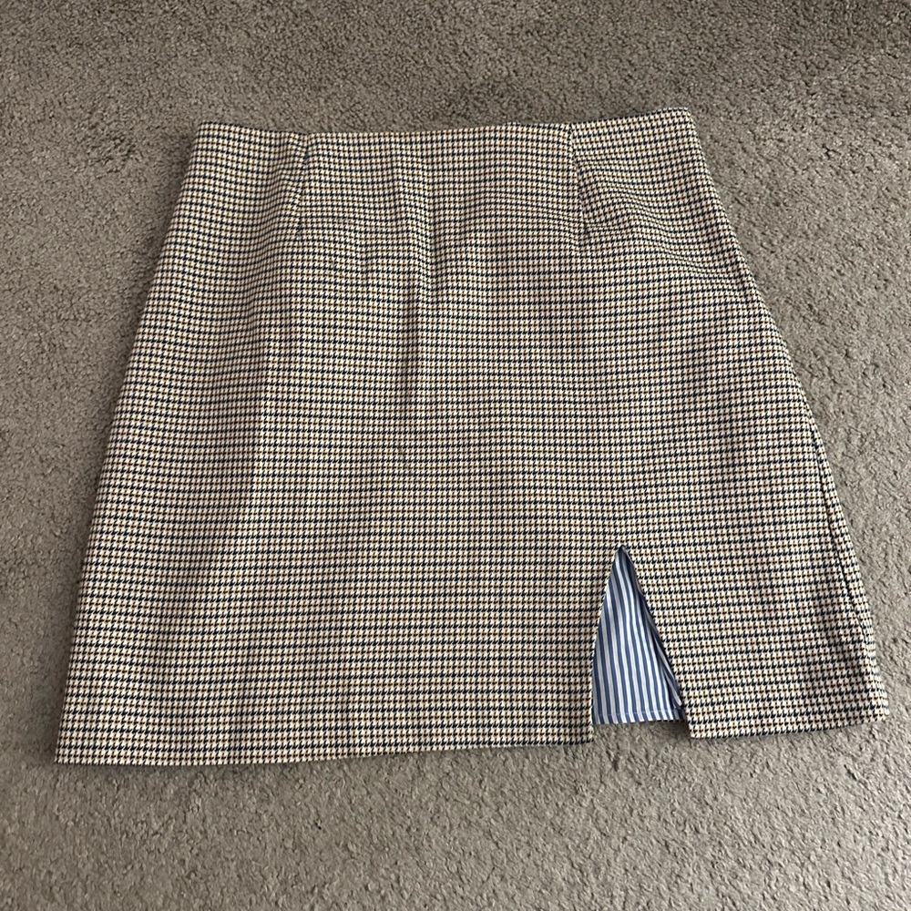 1. State Beige and Black Houndstooth Pencil Skirt